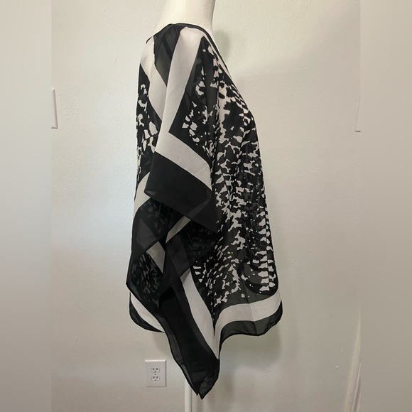 Talbots women's S/M botanical bold print semi sheer flowy pop over top LIKE NEW - Picture 2 of 6